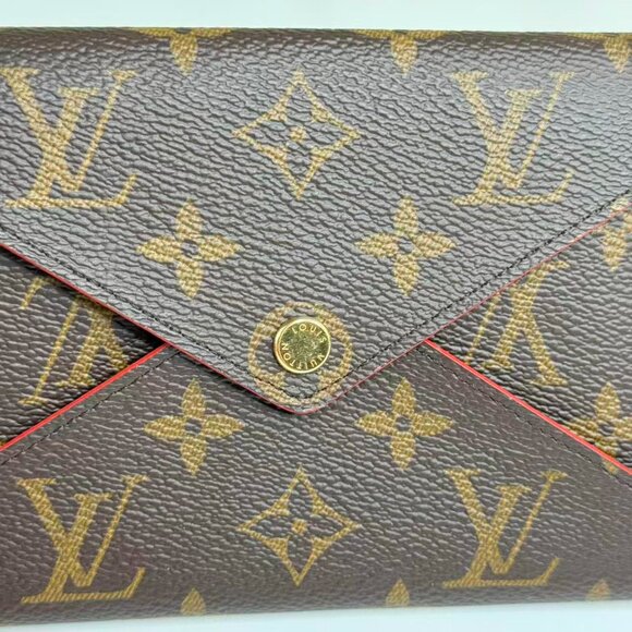Louis Vuitton Monogram Canvas Wallet with Classic Design and Brown Color Scheme - Picture 6 of 8